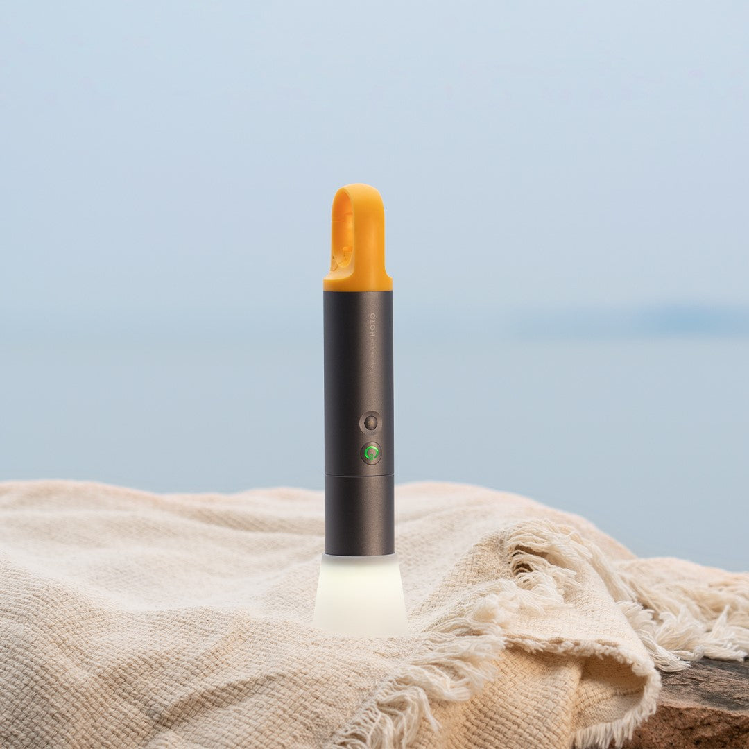 High-Lumen Stepless Zoom Outdoor Flashlight